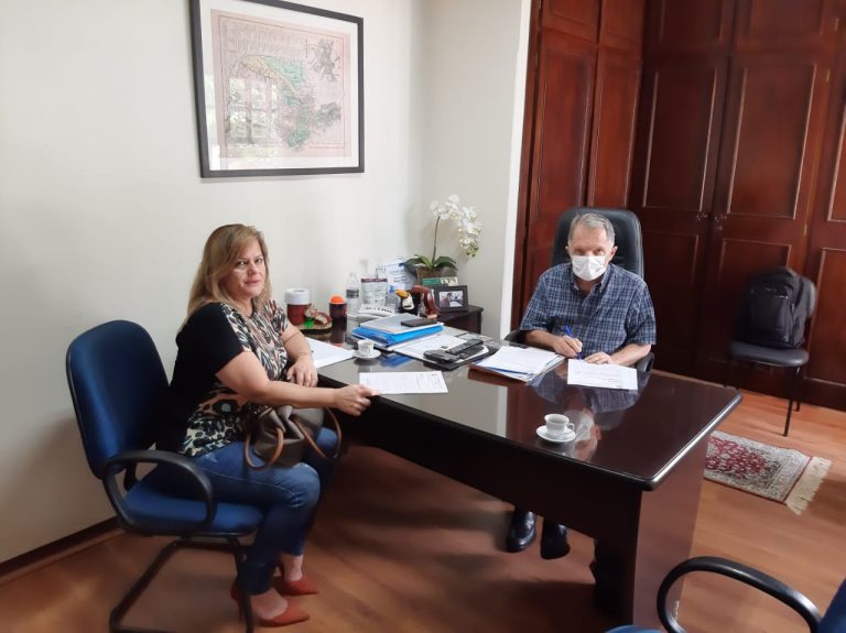 Prefeita Sônia Gabau busca recursos para Salmourão