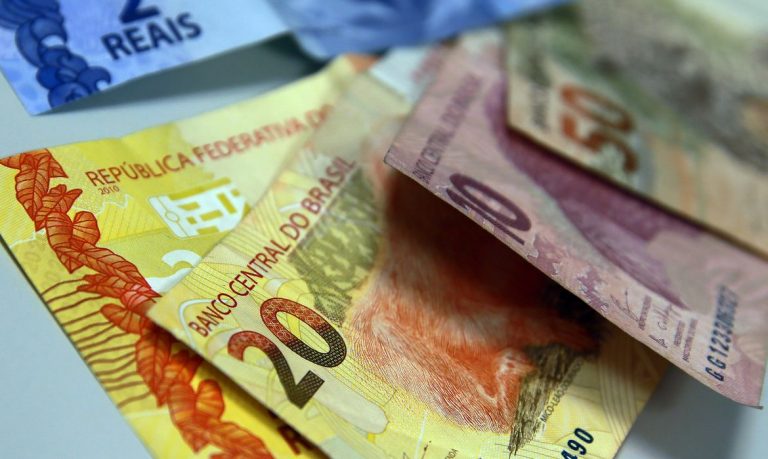 Salariômetro: reajuste salarial ficou abaixo da inflação em dezembro