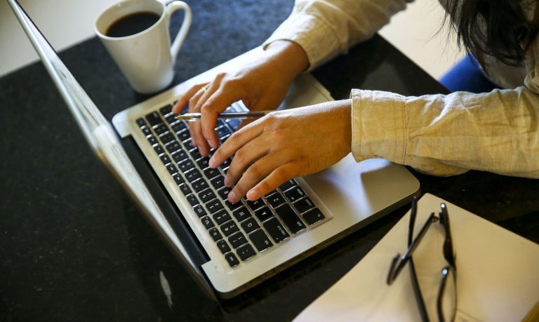 Trabalho digital cresce 5 vezes e ameaça direitos trabalhistas