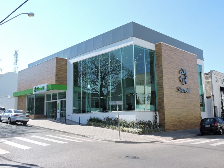 Sicredi chega à marca de 2 mil agências no Brasil