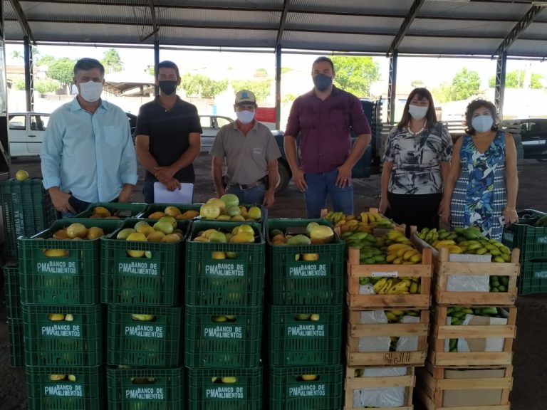 PAA começa entregar gêneros alimentícios e leite para as entidades