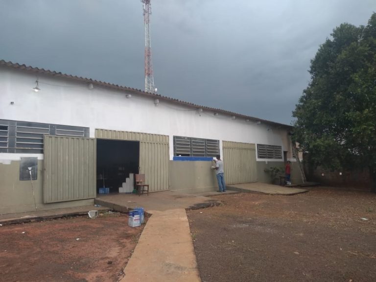 Prefeitura de Salmourão inicia reforma de Centro Comunitário para instalação de empresa