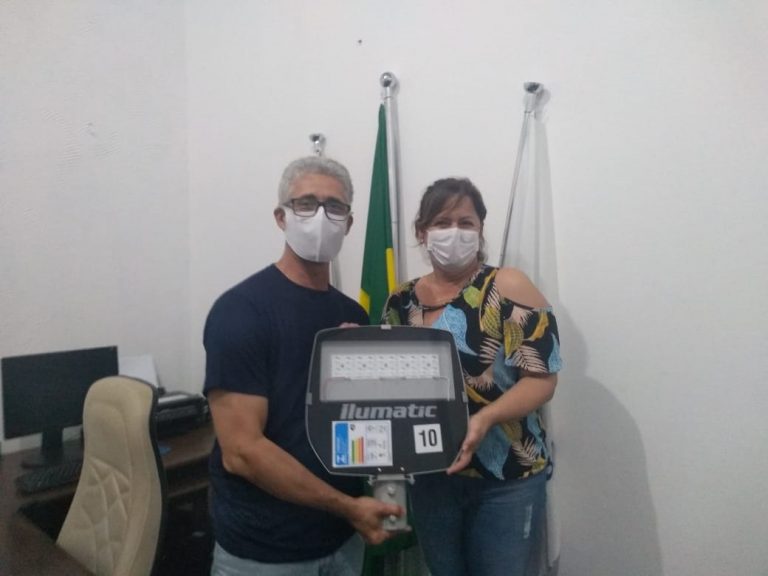 Três avenidas de Salmourão recebem iluminação de led