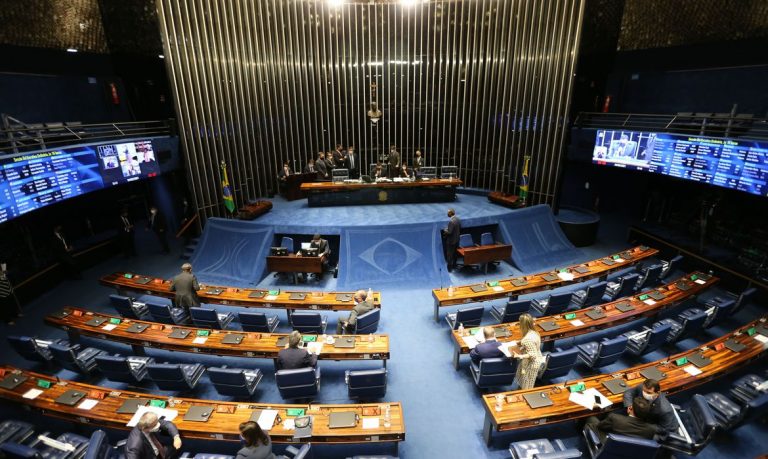 Votação de PEC para retomada do auxílio emergencial deve ocorrer na terça pela Câmara