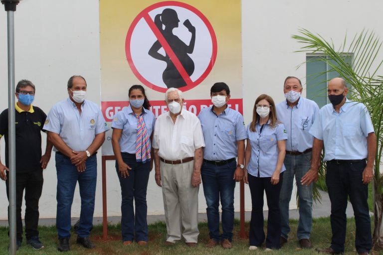 Joamyr Castro é homenageado durante colocação de placa que alerta sobre a síndrome alcóolica fetal