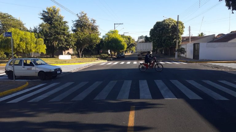 Trânsito altera preferência da Padre Nóbrega no cruzamento com a Santa Catarina