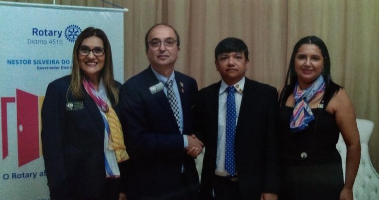 Rotary Adamantina doa produtos de higiene e limpeza para Santa Casa de Flórida Paulista