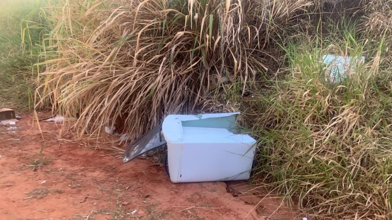 Descarte irregular de lixo em estradas rurais volta a gerar indignação em Adamantina