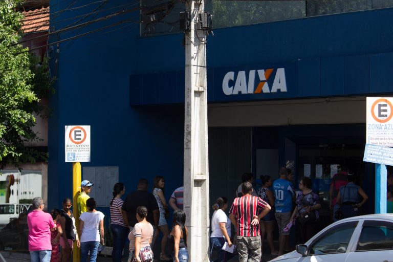 Caixa paga auxílio emergencial a nascidos em setembro