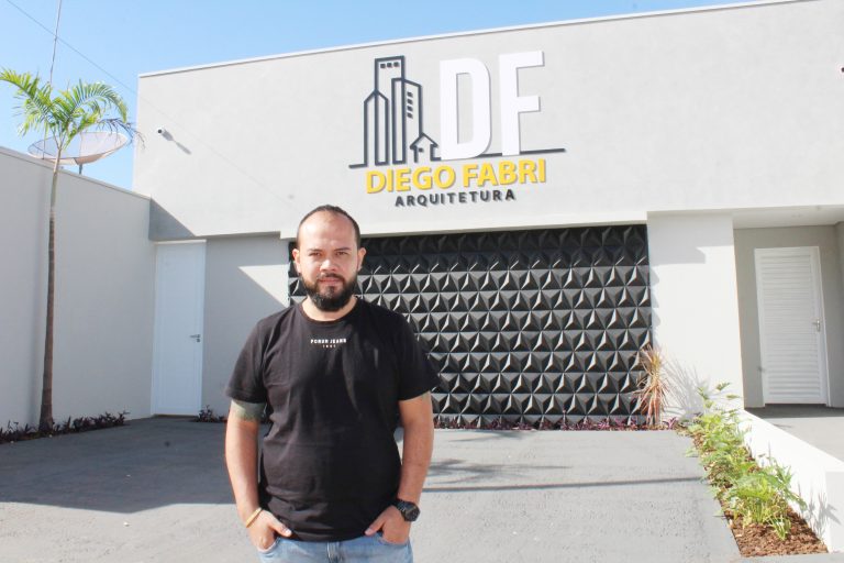 Diego Fabri reinaugura escritório de arquitetura em Adamantina