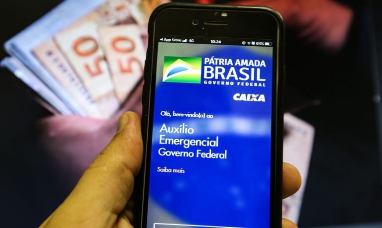 Auxílio emergencial: nascidos em abril podem sacar 3ª parcela