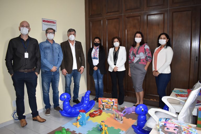 Casa da Amizade entrega brinquedoteca ao Conselho Tutelar de Adamantina