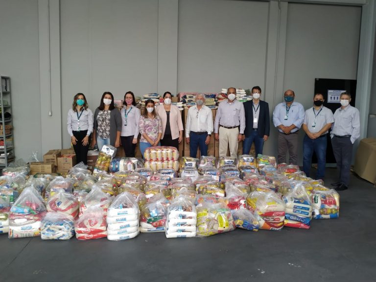 Fundo Social recebe 5 toneladas de alimentos do Sicoob Nosso