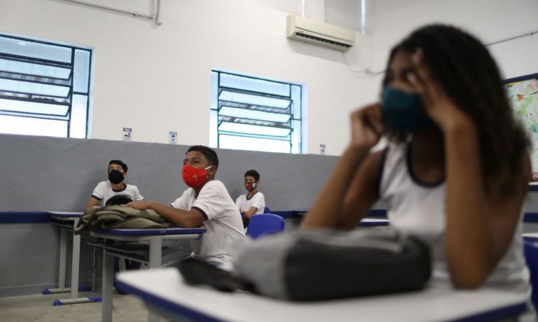 Estado tem 268 escolas em nove municípios para iniciar vacinação de crianças de 5 a 11 anos