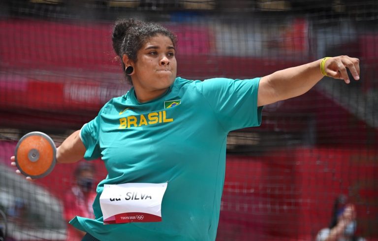 Prefeitura de Adamantina homenageia atleta olímpica Izabela da Silva na segunda