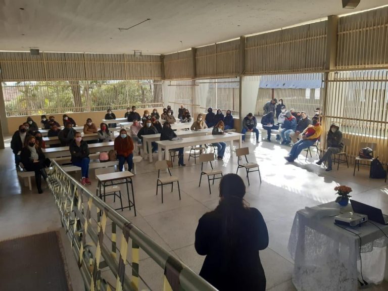 Saúde capacita profissionais para o retorno das aulas em Lucélia