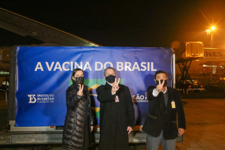 SP recebe insumos para fabricação de mais 4 milhões de doses da vacina do Butantan