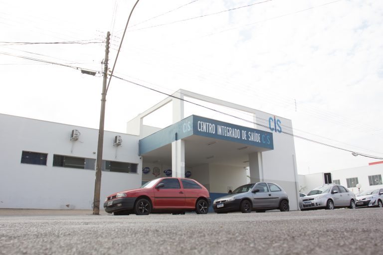Adamantina começa a aplicar dose adicional da vacina contra covid-19 em profissionais de saúde