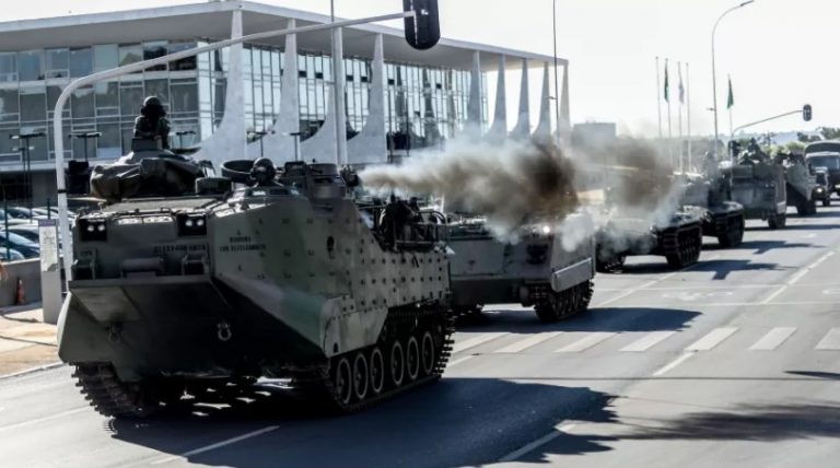 Tanques, fome e rua