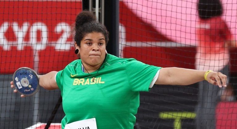 Adamantinense Izabela Rodrigues fica na 11ª colocação no lançamento de disco