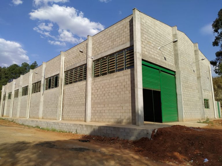 Concluída as obras do barracão que abrigará a cooperativa de catadores de material reciclável