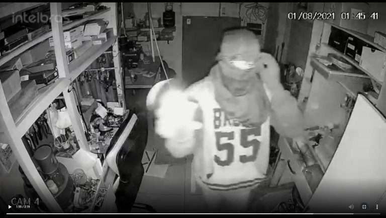 Câmera flagra furto a joalheria em Adamantina