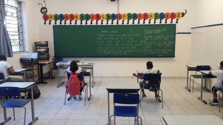 Educação SP consegue na justiça retorno de professores às aulas presenciais
