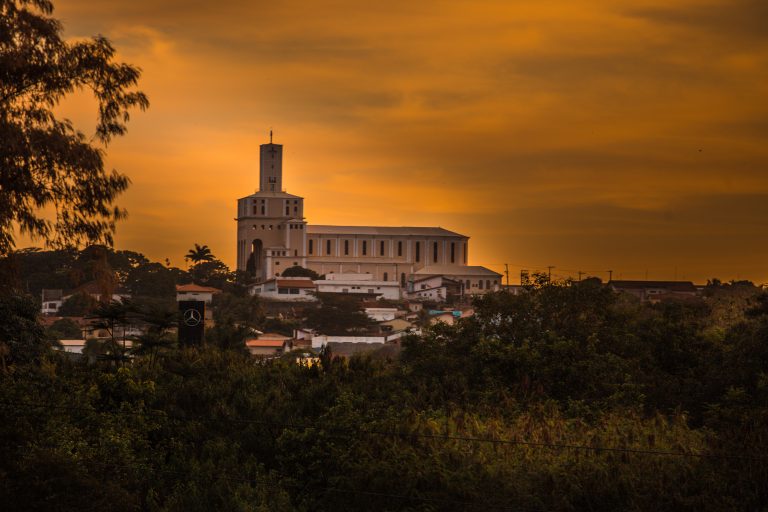 Paróquia Sagrada Família, de Lucélia, divulga programação especial para Festa da Padroeira