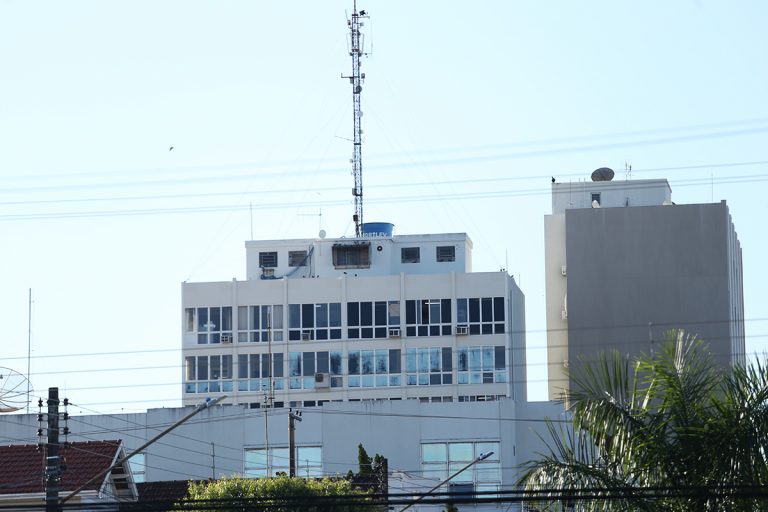 Prefeitura de Adamantina sanciona lei para agilizar concessão de terrenos
