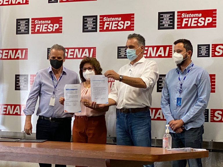 Adamantina firma acordo de cooperação com o Sebrae para desenvolvimento do Programa Consórcio Empreendedor