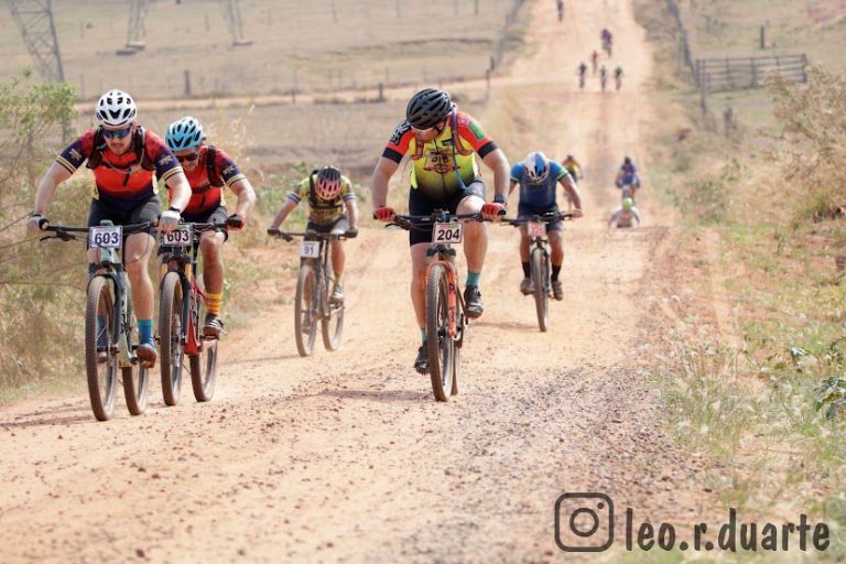 Adamantinenses se destacam em competição de mountain bike na região