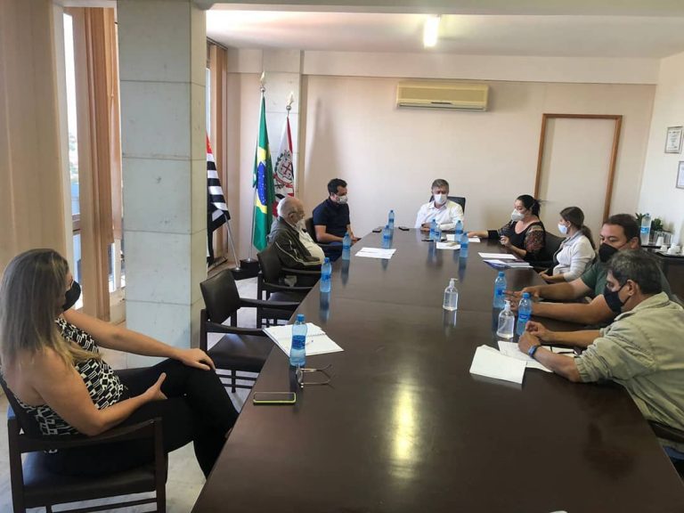 Adamantina inicia preparativos para Natal Mágico 2021