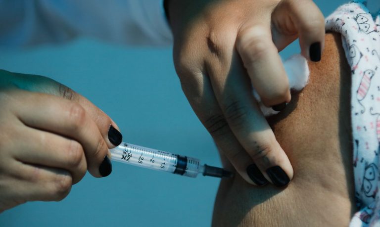 No Estado, 4,5 milhões de pessoas ainda precisam tomar a segunda dose