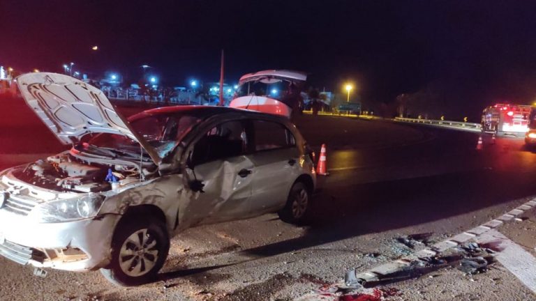 Capotamento deixa dois feridos gravemente na SP-294, em Parapuã