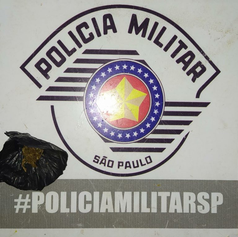 Jovem é surpreendido com maconha em Salmourão