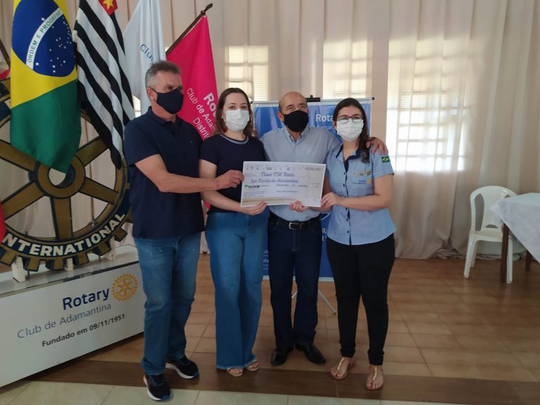 Rotary Club destina R$ 9 mil da Feijoada Beneficente para Lar das Meninas