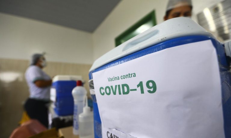 Osvaldo Cruz promove novo drive-thru para vacinar adolescentes de 14 e 15 anos