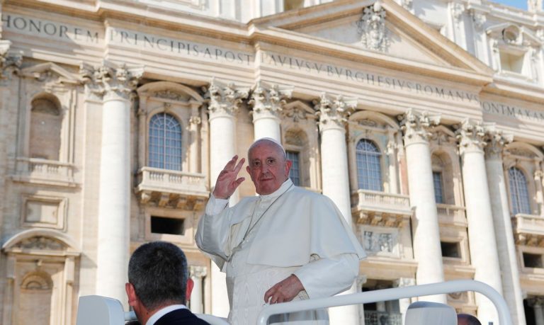 Freira franciscana é primeira mulher “número dois” do Vaticano