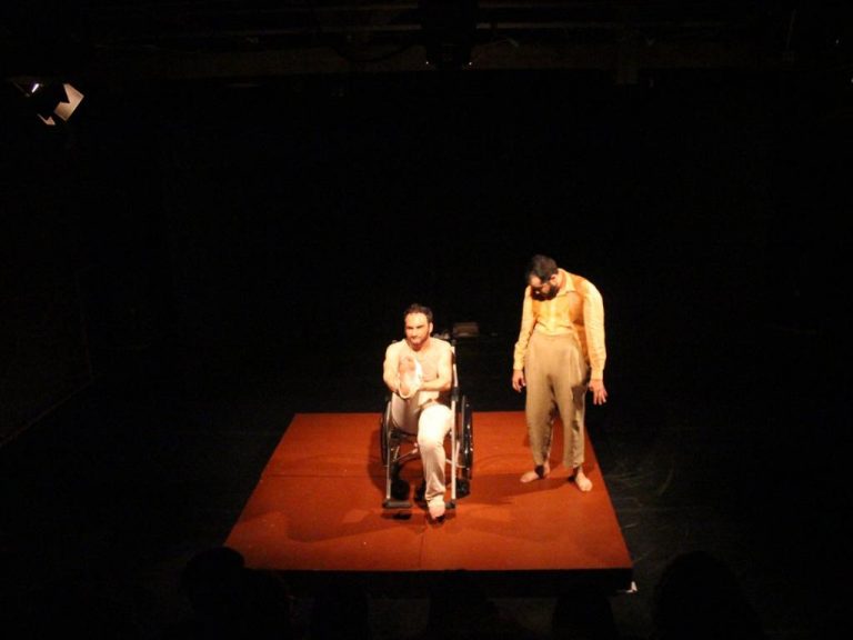 Sábado tem teatro em Adamantina: Cia. Mênades & Sátiros apresenta ‘A morte do funcionário, de Anton Tchekhov’