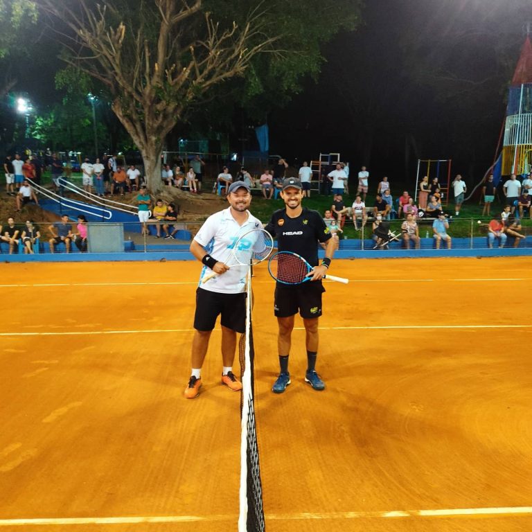 Torneio de tênis no ATC reúne mais de 100 competidores para inauguração de novas quadras