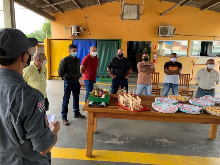 Corpo de Bombeiros de Adamantina homenageia veteranos em 5º encontro