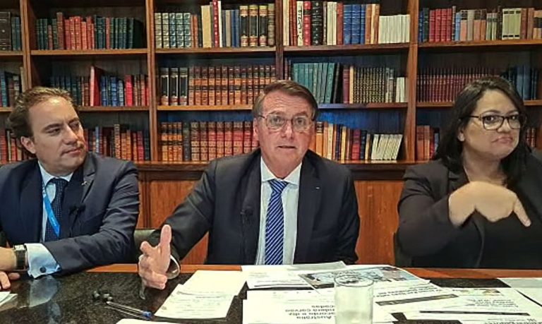 Presidente diz que governo vai prorrogar desoneração da folha