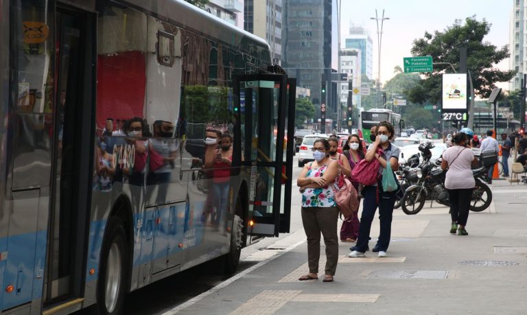 Covid-19: Brasil registra 14.642 casos e 731 mortes em 24 horas