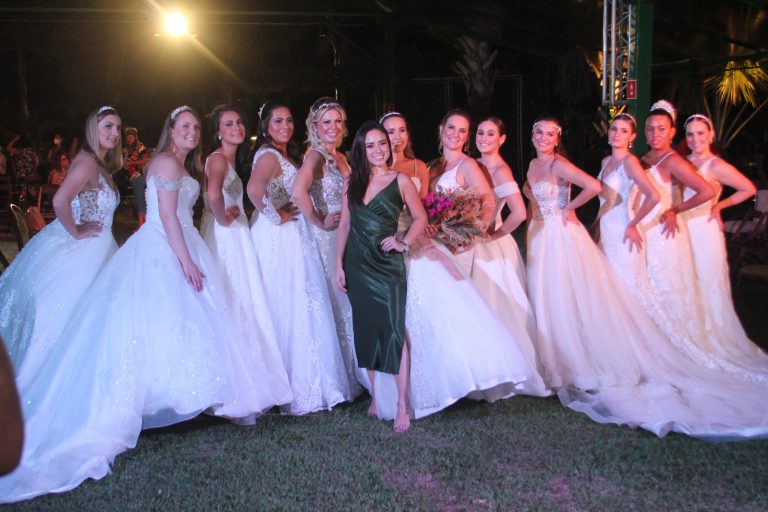 Roberta Campos Atelier – Dayane Togava promove encontro de noivas