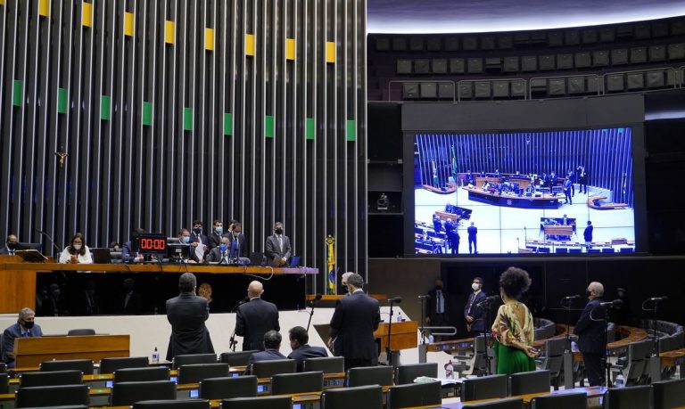 Câmara aprova isenção de IPTU para igrejas e templos