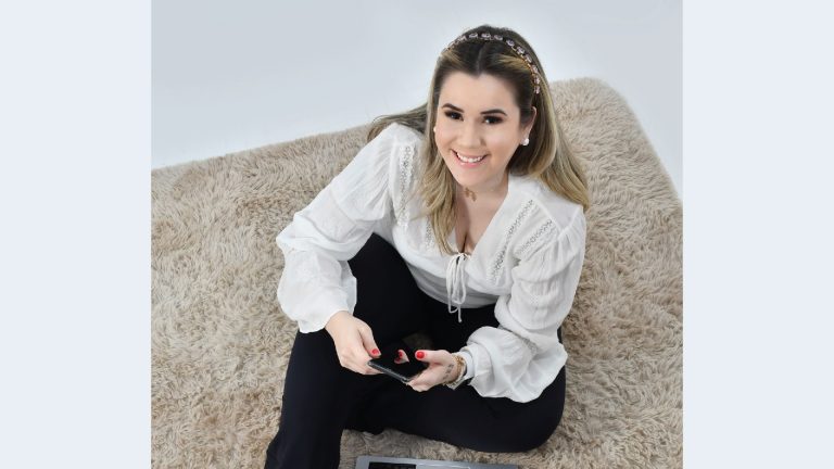 Especialista em Marketing Digital dá dicas de como buscar independência financeira trabalhando de casa