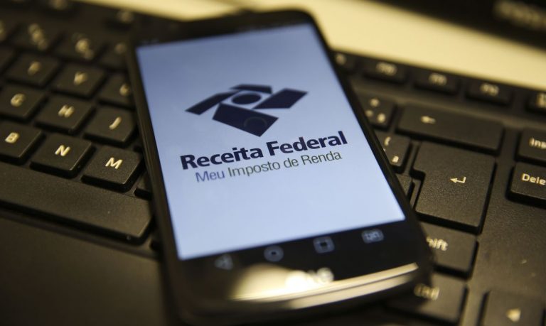 Receita paga nesta quinta lote residual de restituições do IRPF 2021