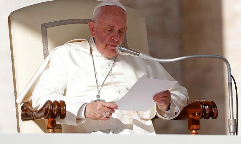 No Vaticano, papa Francisco diz rezar por vítimas das chuvas no Brasil