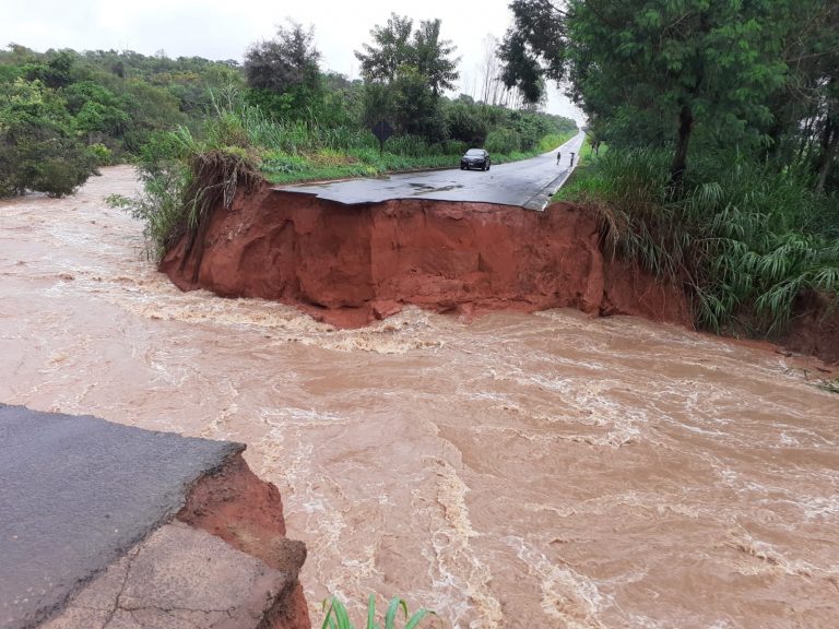 Chuva do fim de semana causa interdições de estradas da microrregião