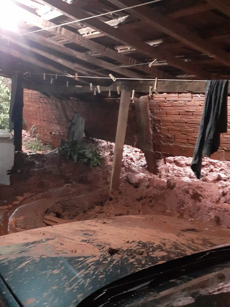 Prefeitura atua para reparar estragos provocados pela chuva em Salmourão
